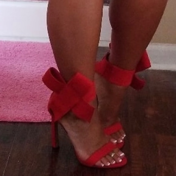Betsey Johnson red bow heels - Picture 7 of 8